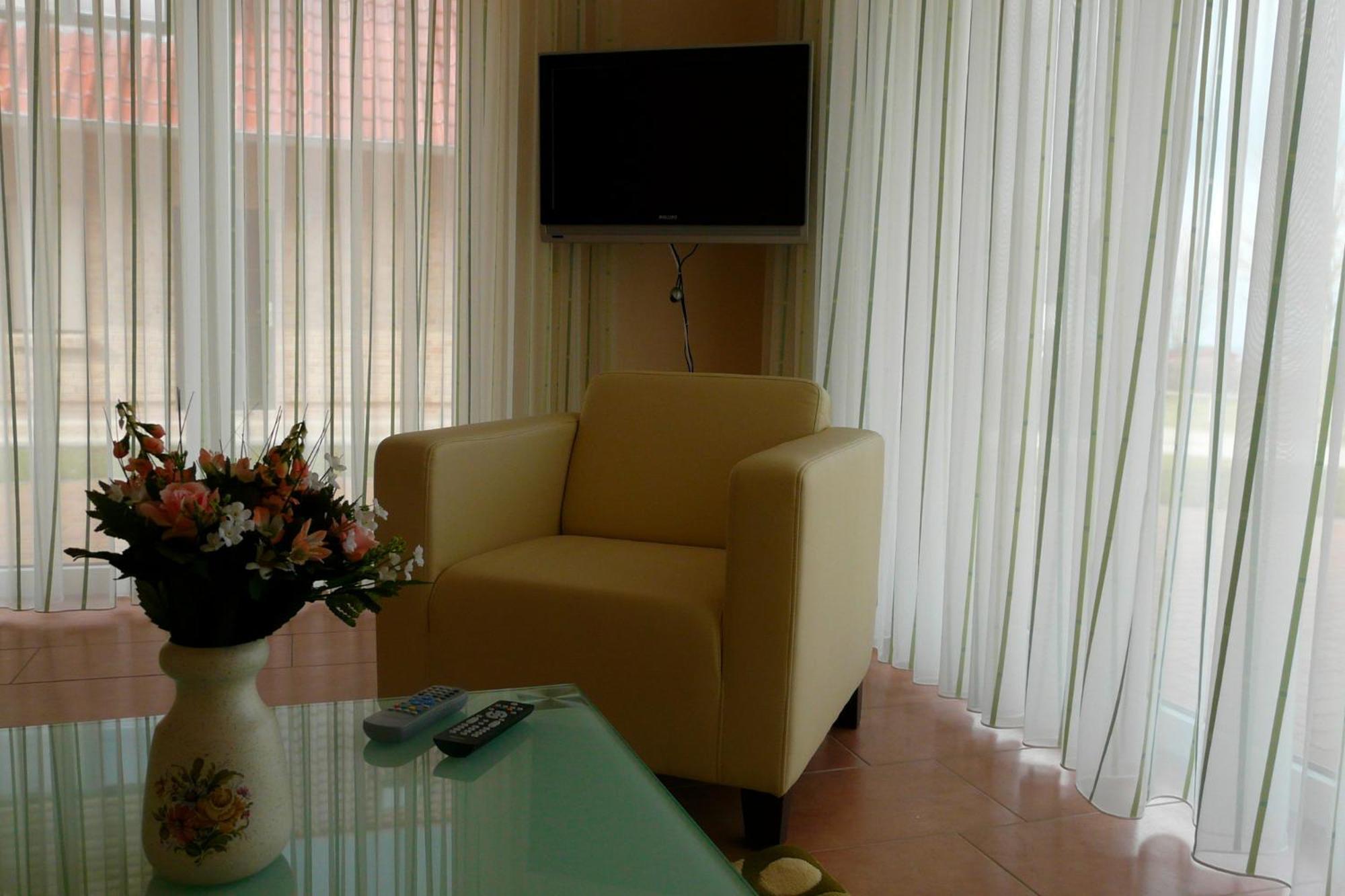 Ferienhaus Direkt An See & Strand เกอห์เรน-เลบบิน ภายนอก รูปภาพ